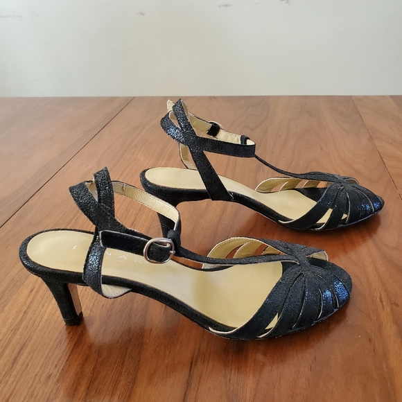 Shoes - Picture 3 of 6